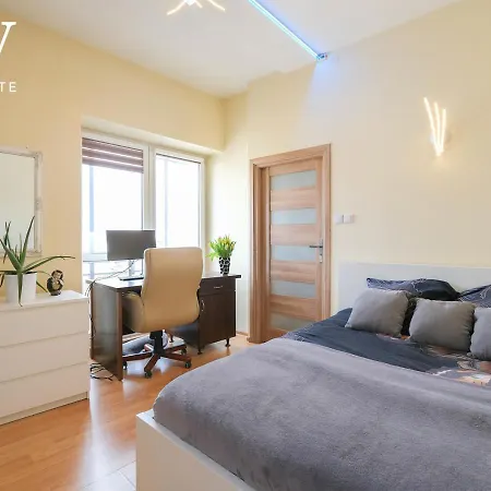 Penthouse In The Center - By Hosty