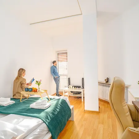 Penthouse In The Center - By Hosty *