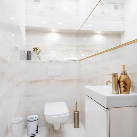 Penthouse In The Center - By Hosty